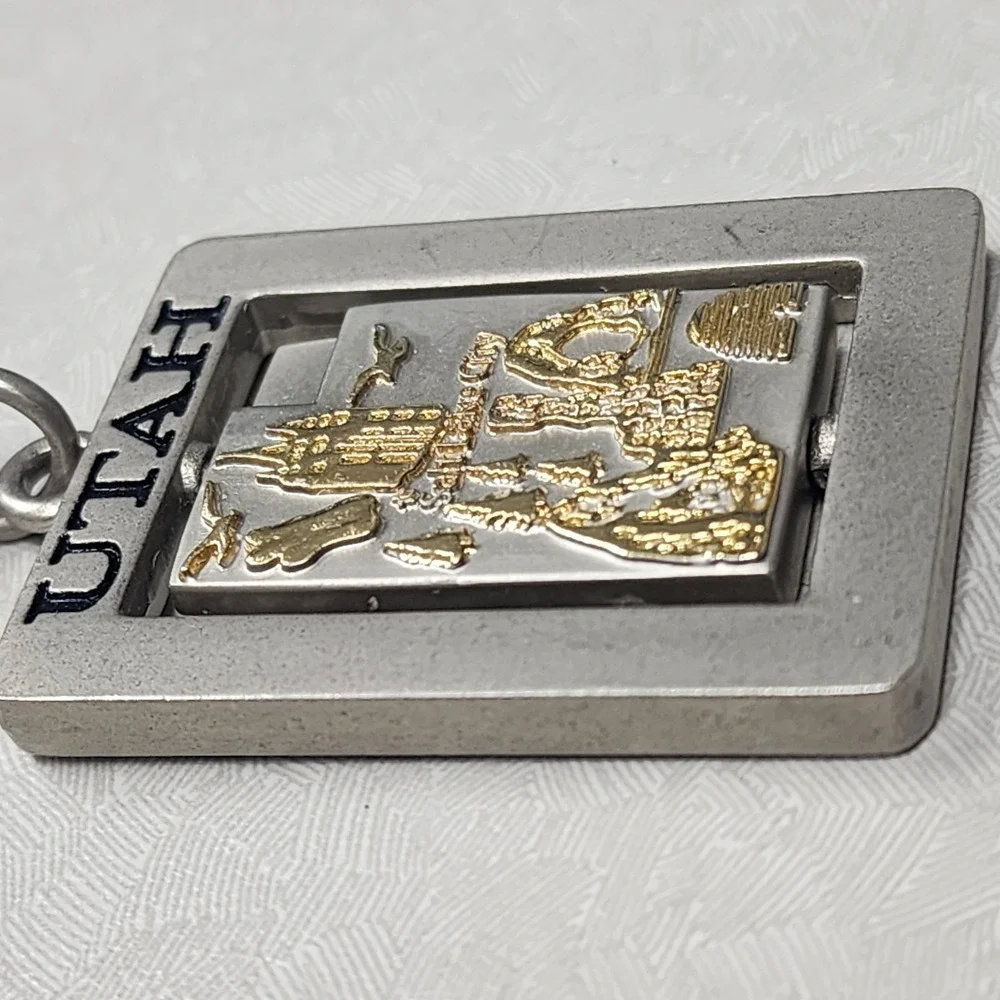 Vintage Salt Lake City Utah UT Spinning Keychain Center Collectible Silver Gold